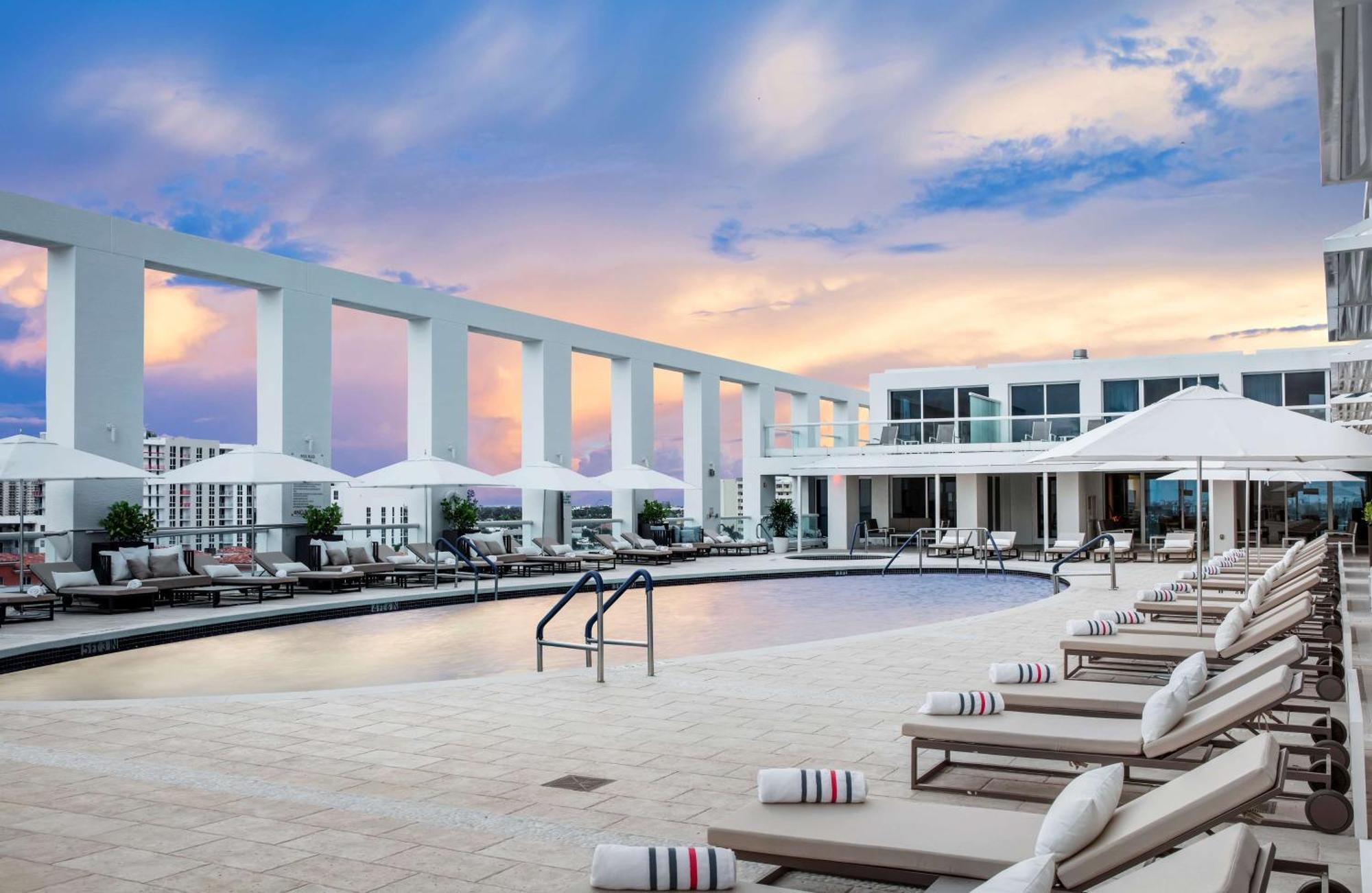 Conrad Fort Lauderdale Beach Exteriör bild